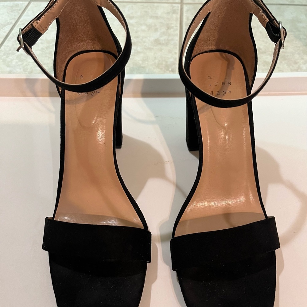 SOLD Heels - Picture 3 of 3